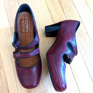 Clarks mary-jane leather pump w/ 2.5 inch heel, dark red/maroon, size 7 wide
